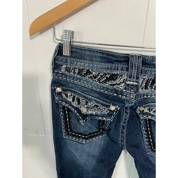 Women's Miss Me Jeans Size 26 Dark Blue with White Stitching - Picture 6 of 13